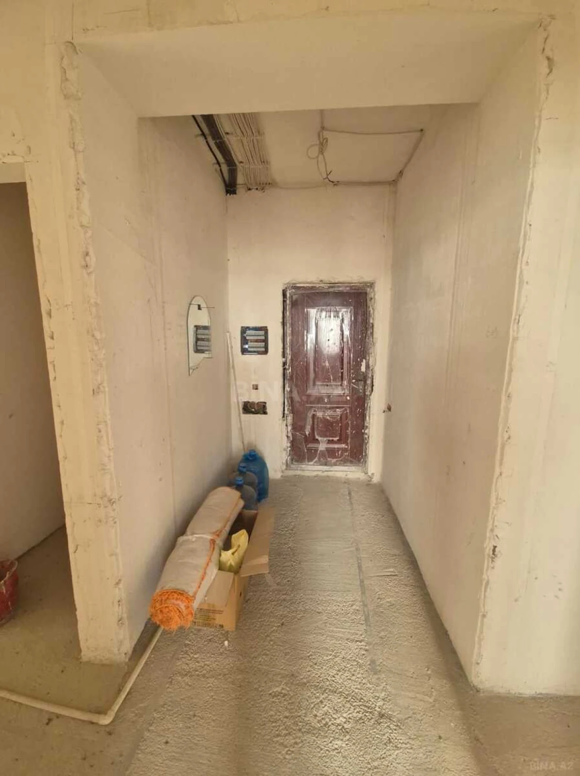 Satılır 4 otaqlı mənzil 107 m²