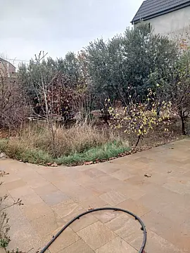 Satılır 8 otaqlı həyət evi 350 m²