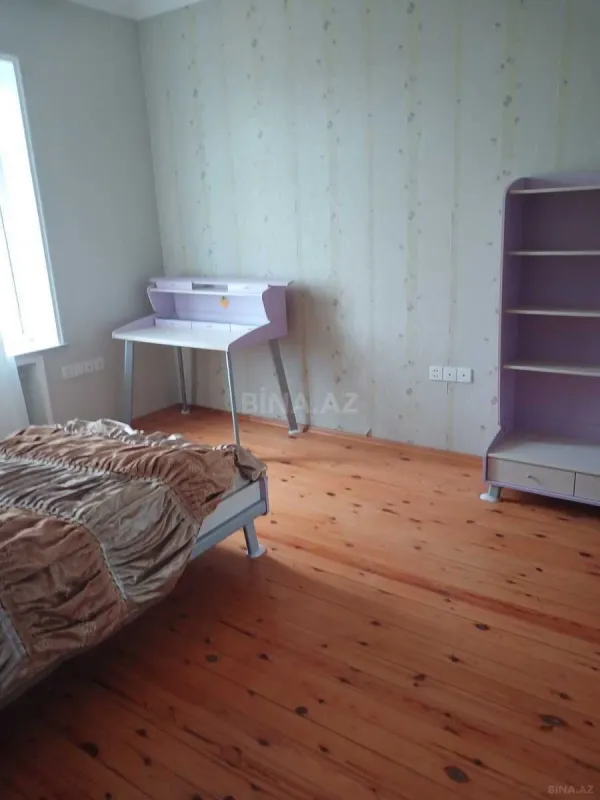 Satılır 8 otaqlı həyət evi 350 m²