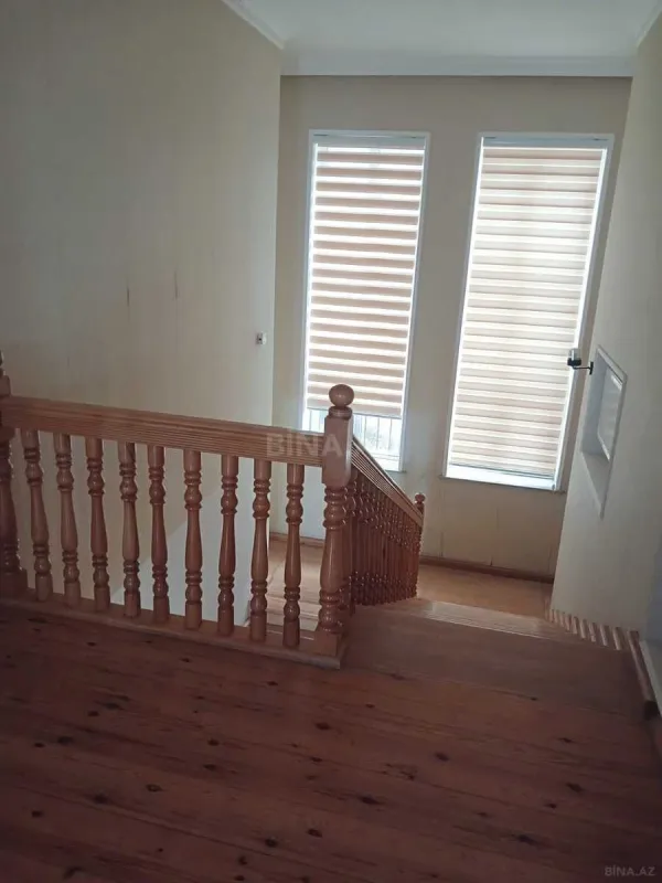 Satılır 8 otaqlı həyət evi 350 m²