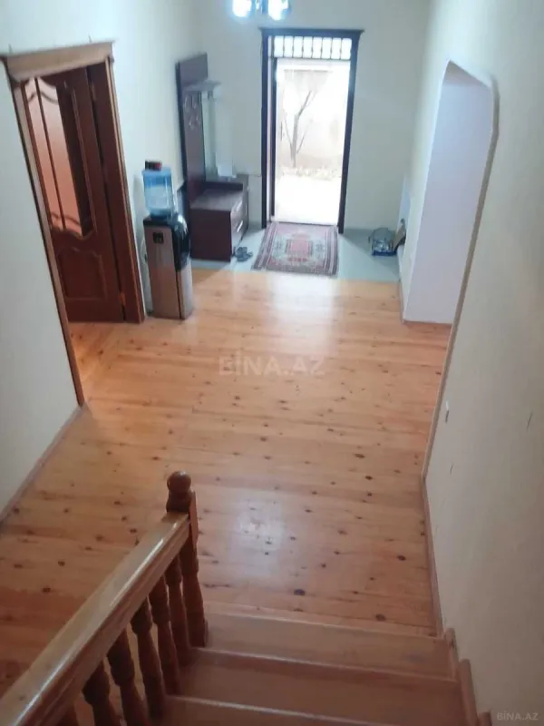 Satılır 8 otaqlı həyət evi 350 m²