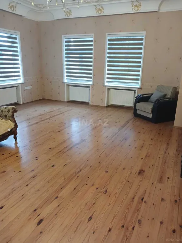 Satılır 8 otaqlı həyət evi 350 m²