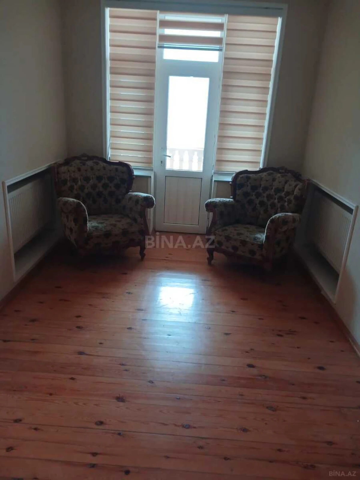 Satılır 8 otaqlı həyət evi 350 m²