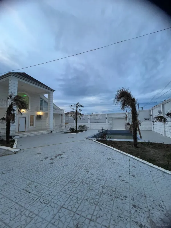 Satılır 6 otaqlı həyət evi 340 m²