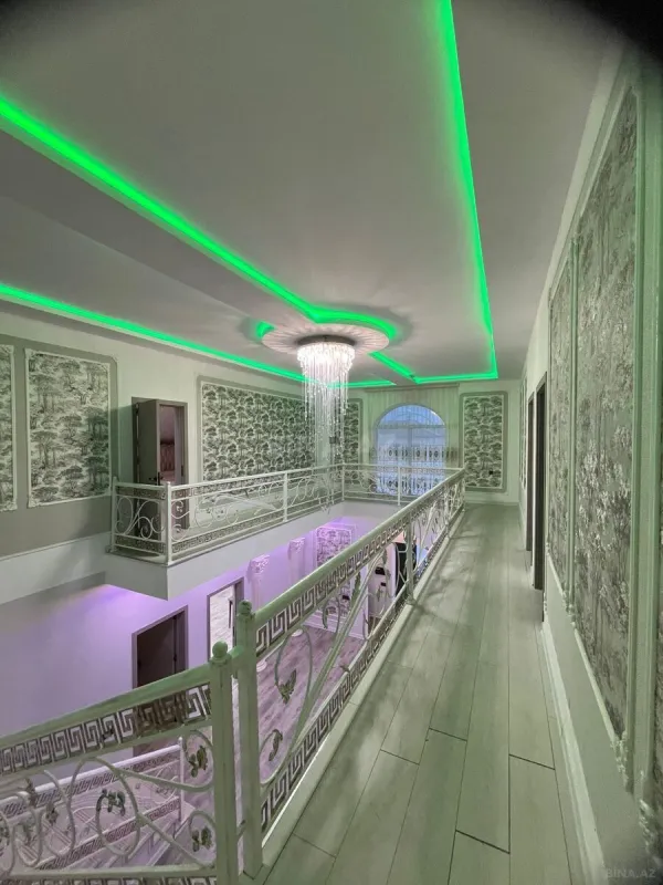 Satılır 6 otaqlı həyət evi 340 m²