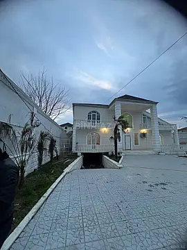 Satılır 6 otaqlı həyət evi 340 m²