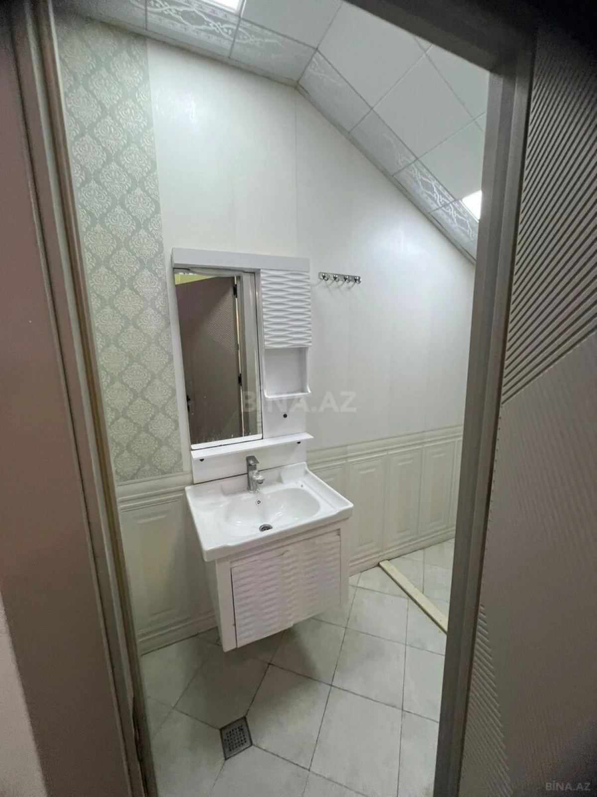 Satılır 6 otaqlı həyət evi 340 m²