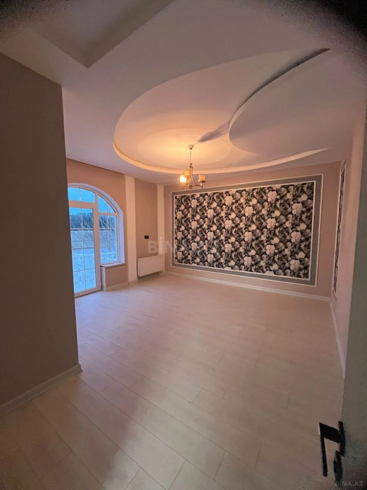 Satılır 6 otaqlı həyət evi 340 m²