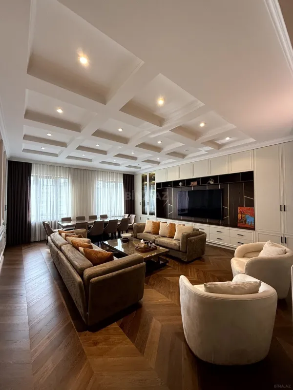 Satılır 7 otaqlı mənzil 285 m²