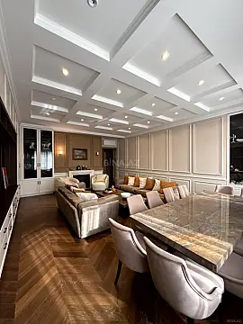 Satılır 7 otaqlı mənzil 285 m²