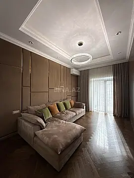 Satılır 7 otaqlı mənzil 285 m²