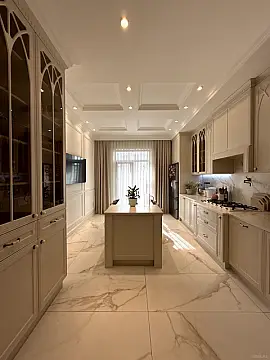 Satılır 7 otaqlı mənzil 285 m²