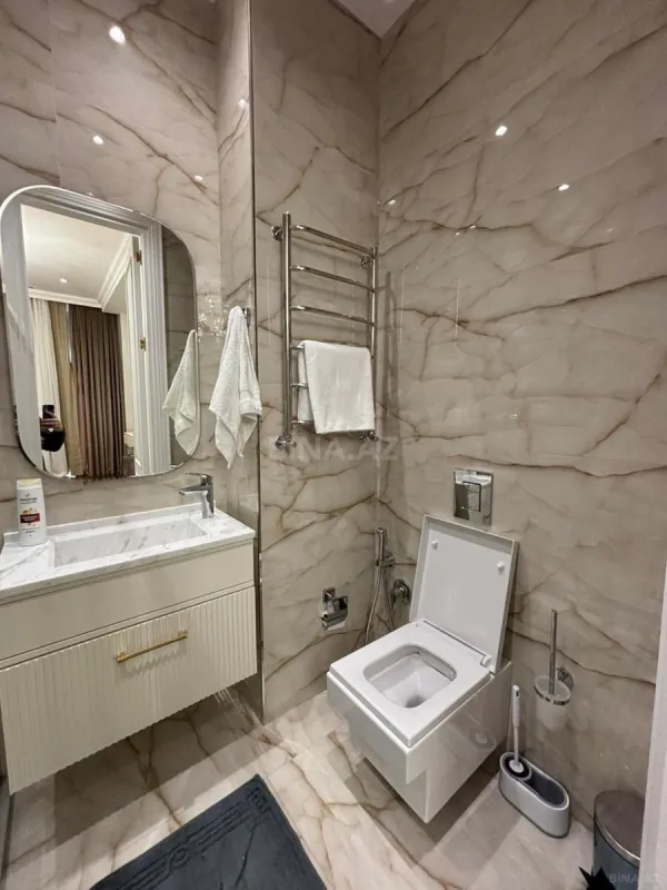 Kirayə verilir 4 otaqlı mənzil 155 m²