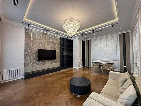 Kirayə verilir 4 otaqlı mənzil 155 m²