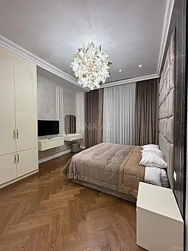 Kirayə verilir 4 otaqlı mənzil 155 m²