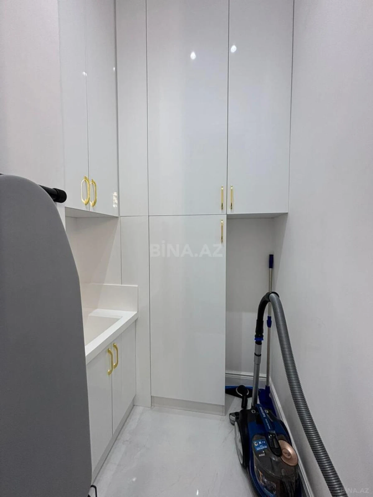 Kirayə verilir 4 otaqlı mənzil 155 m²