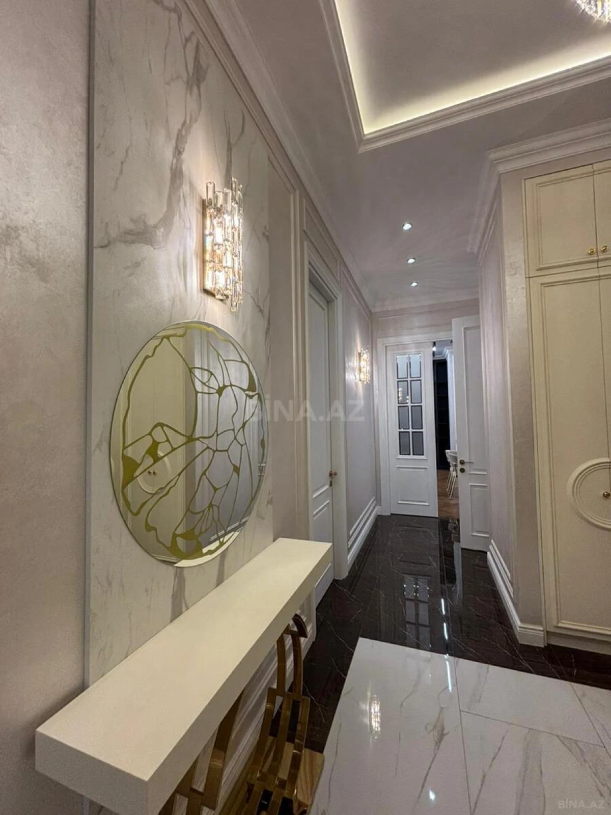 Kirayə verilir 4 otaqlı mənzil 155 m²