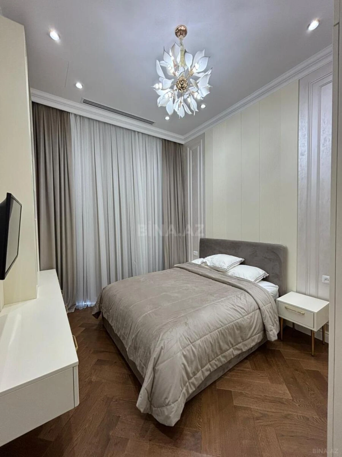 Kirayə verilir 4 otaqlı mənzil 155 m²