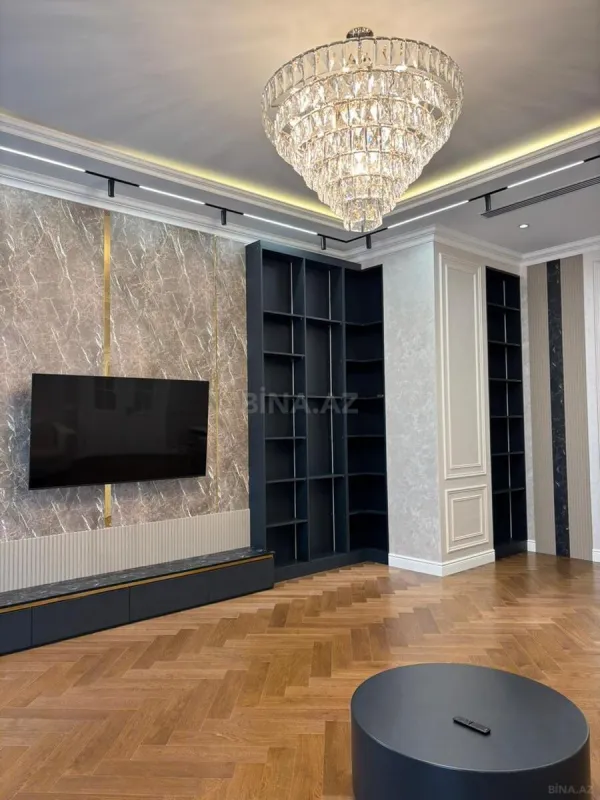 Kirayə verilir 4 otaqlı mənzil 155 m²