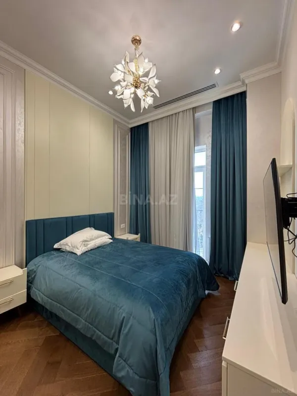 Kirayə verilir 4 otaqlı mənzil 155 m²