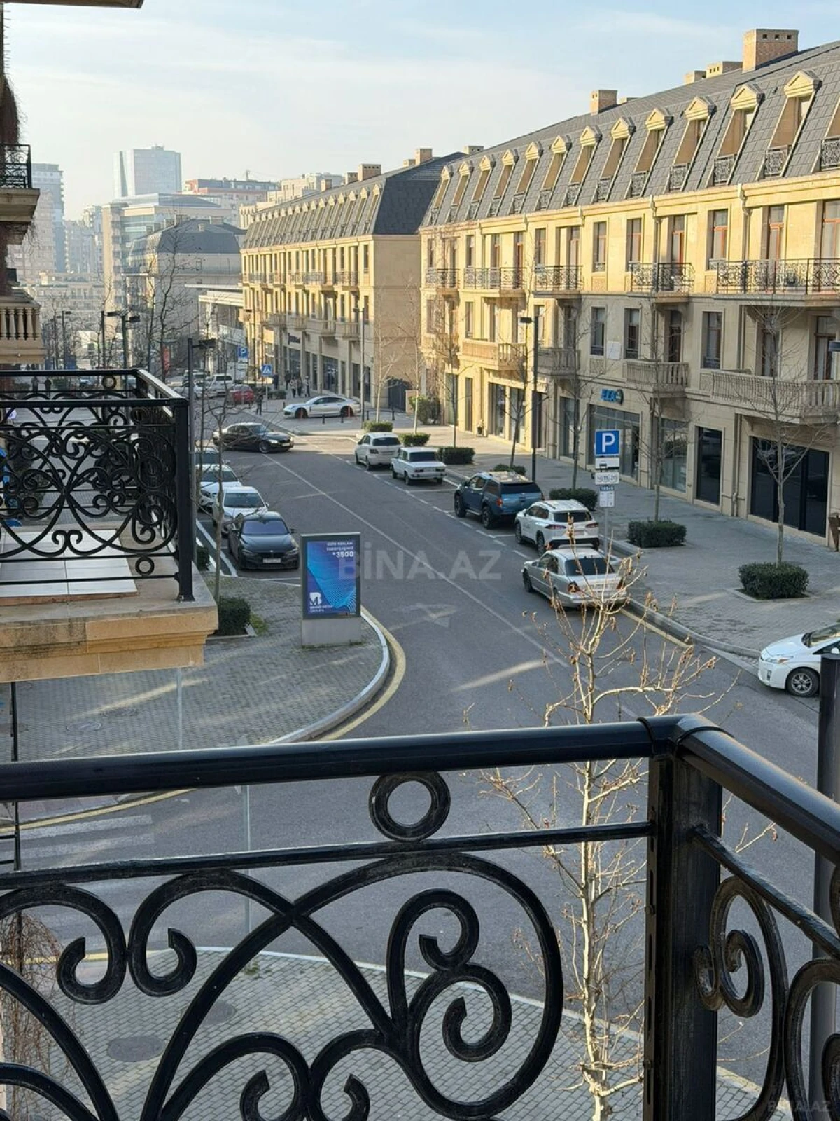 Satılır 4 otaqlı mənzil 161 m²