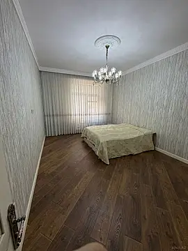 Satılır 4 otaqlı mənzil 161 m²