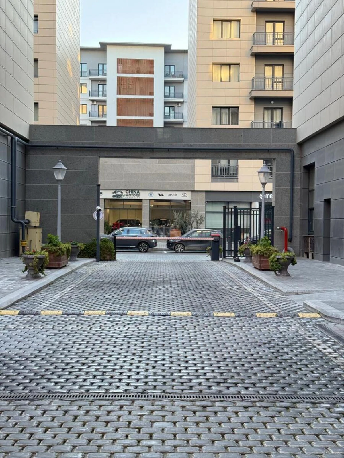 Kirayə verilir 3 otaqlı mənzil 145 m²