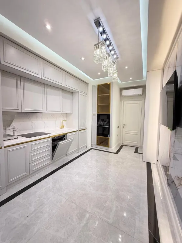 Kirayə verilir 3 otaqlı mənzil 145 m²