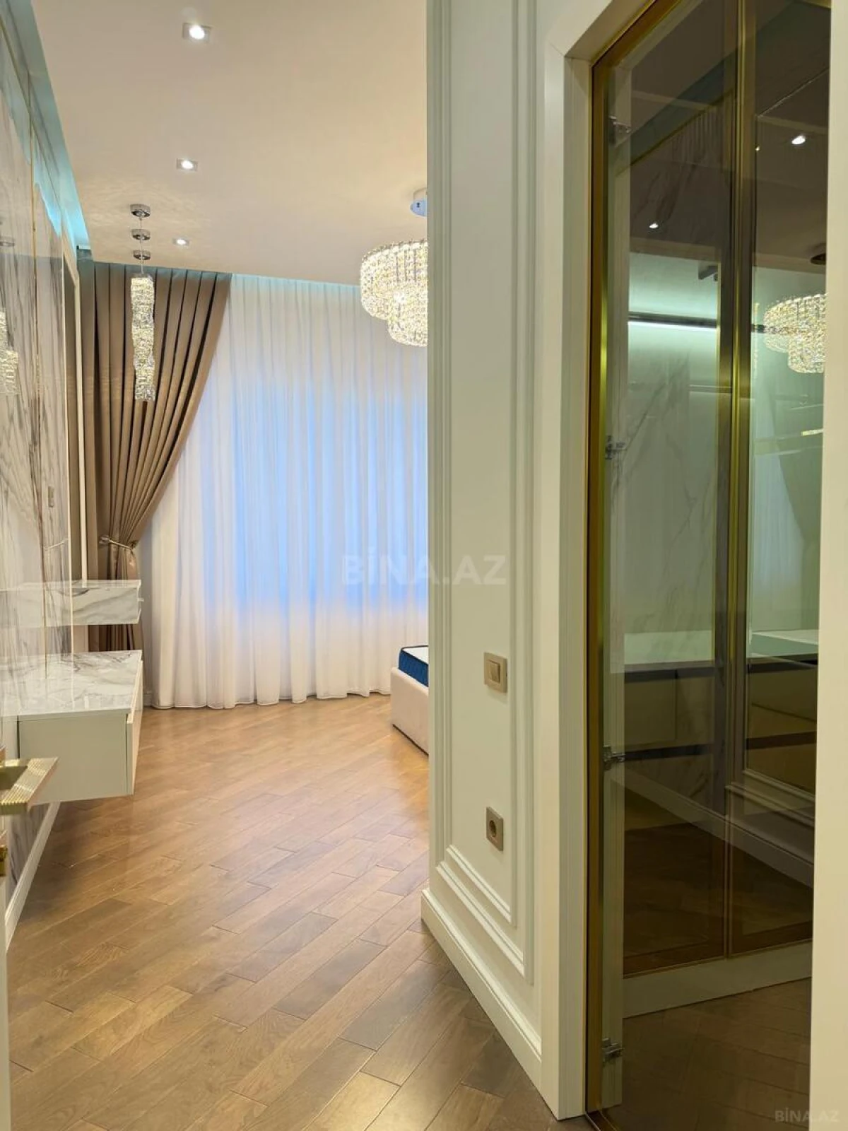 Kirayə verilir 3 otaqlı mənzil 145 m²
