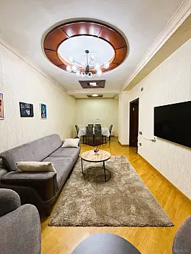 Kirayə verilir 3 otaqlı mənzil 120 m² — Bakı, Nizami 3 otaq 120.00 m²