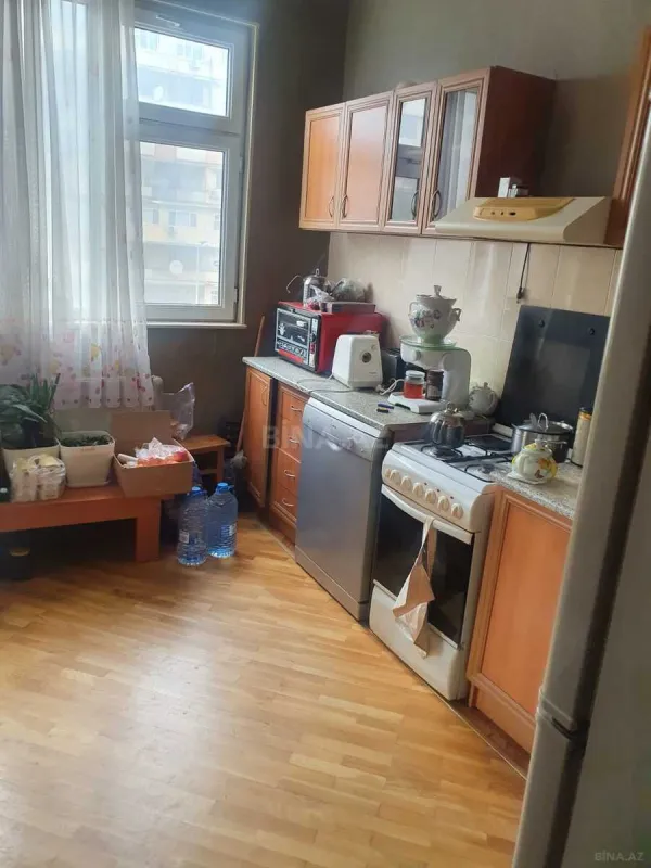 Kirayə verilir 2 otaqlı mənzil 80 m²