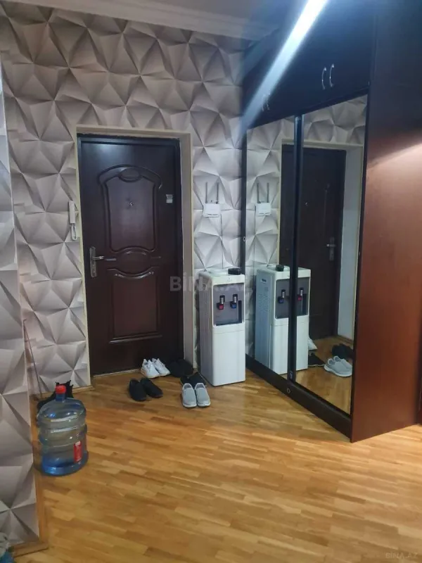 Kirayə verilir 2 otaqlı mənzil 80 m²