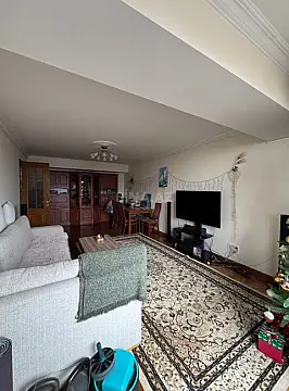 Satılır 4 otaqlı mənzil 145 m²