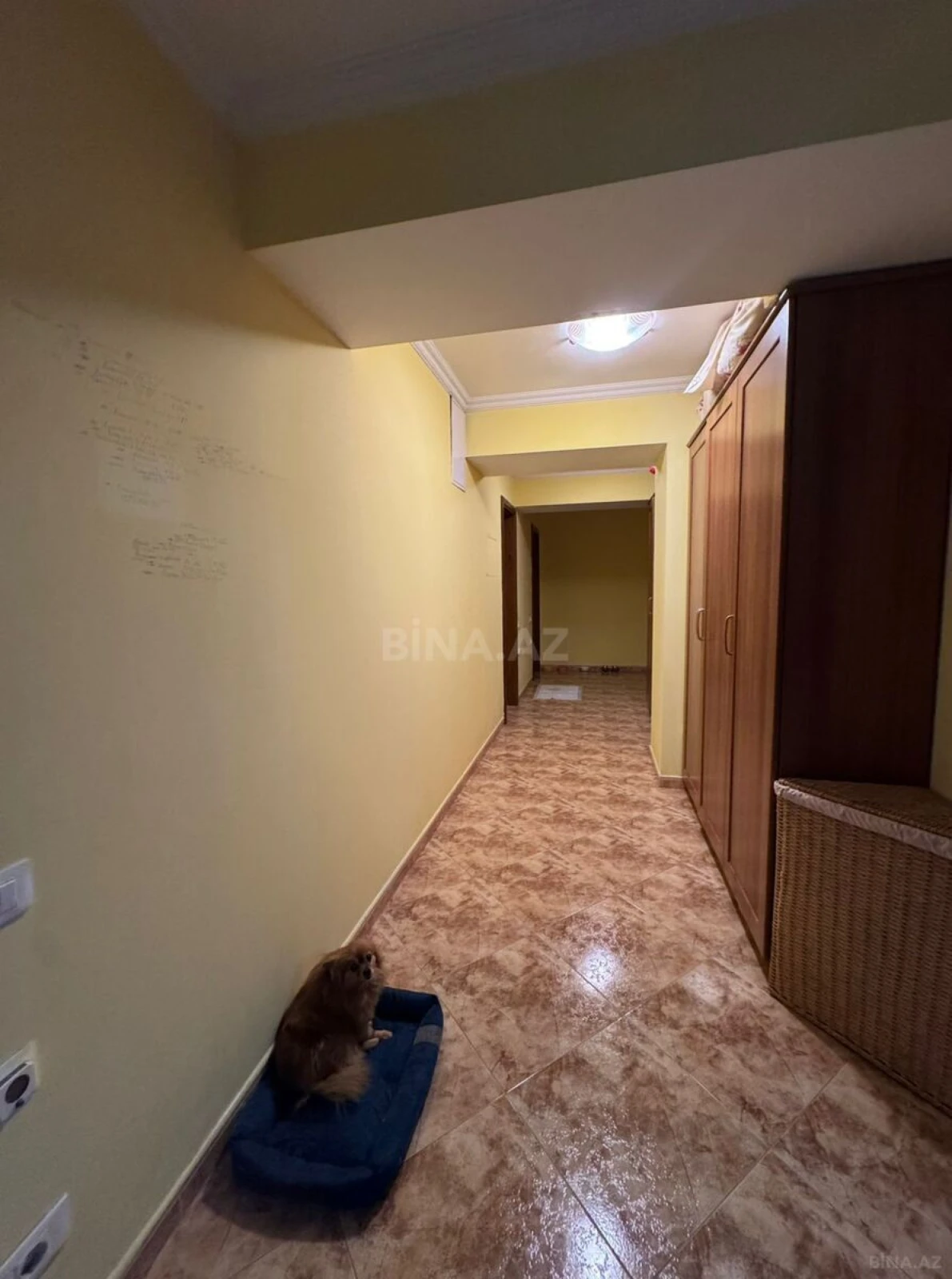 Satılır 4 otaqlı mənzil 145 m²