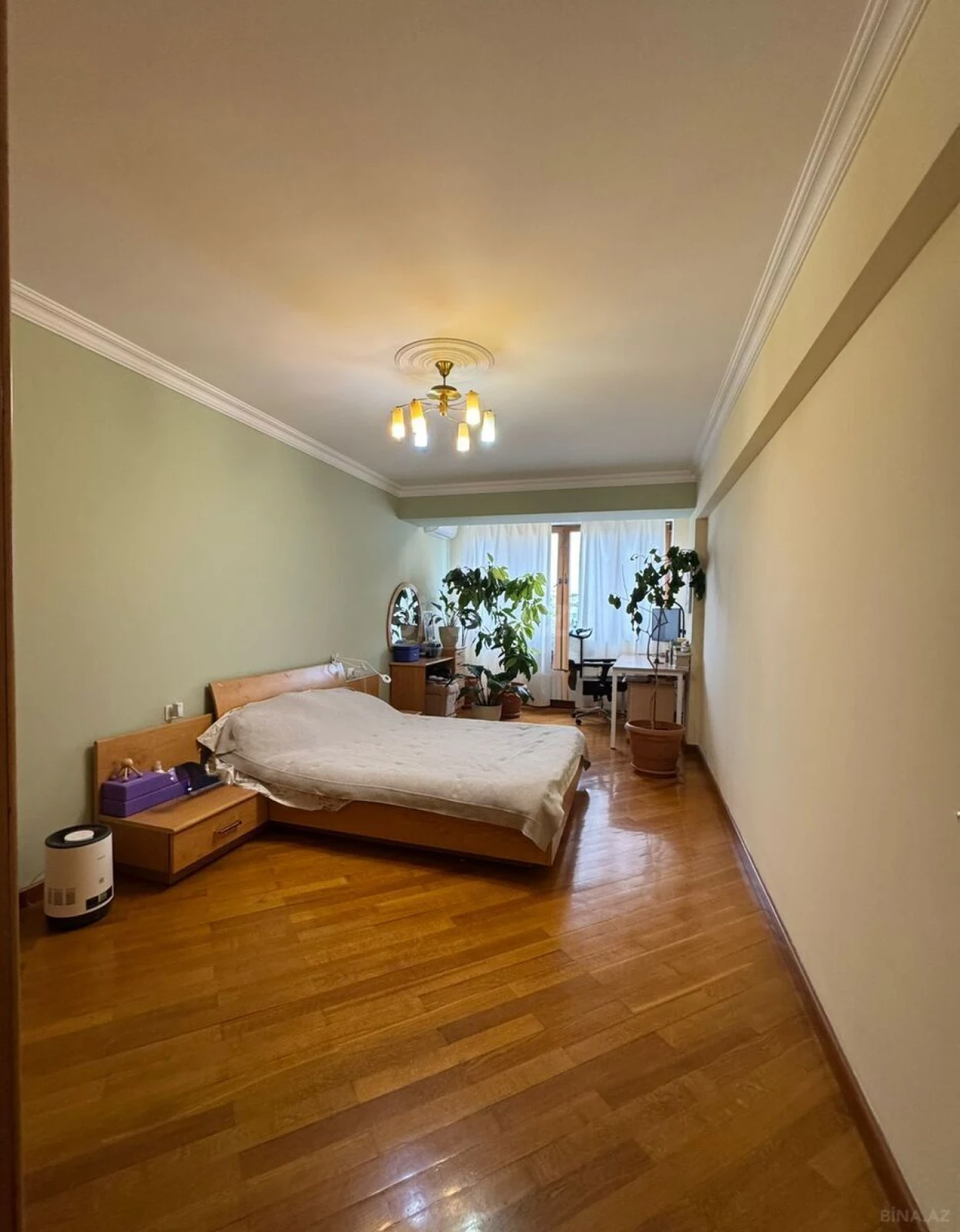 Satılır 4 otaqlı mənzil 145 m²