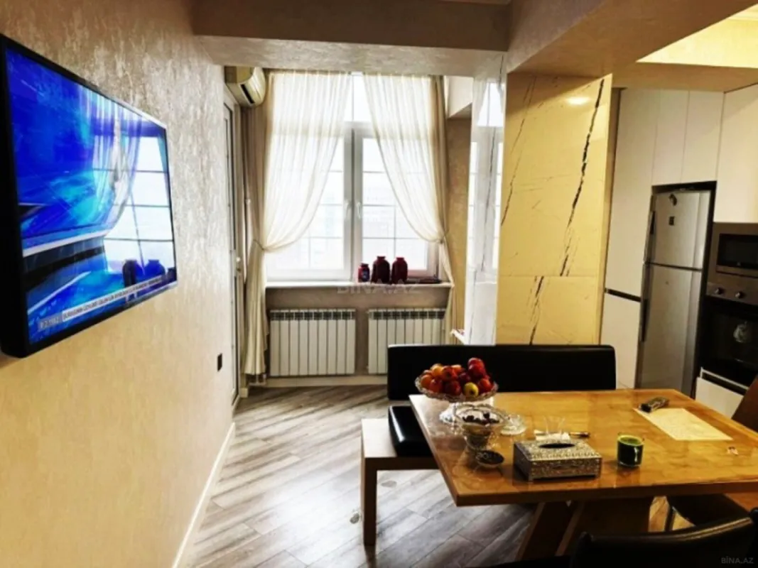 Satılır 4 otaqlı mənzil 145 m²