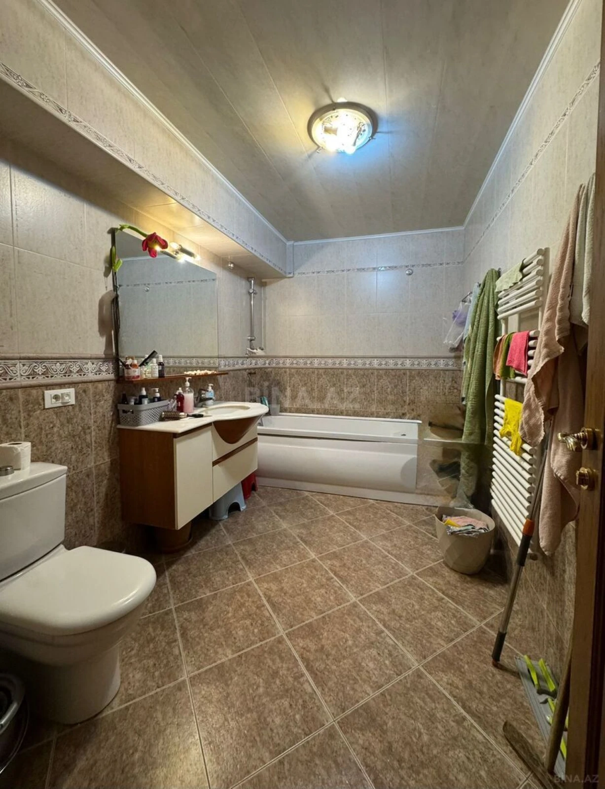 Satılır 4 otaqlı mənzil 145 m²