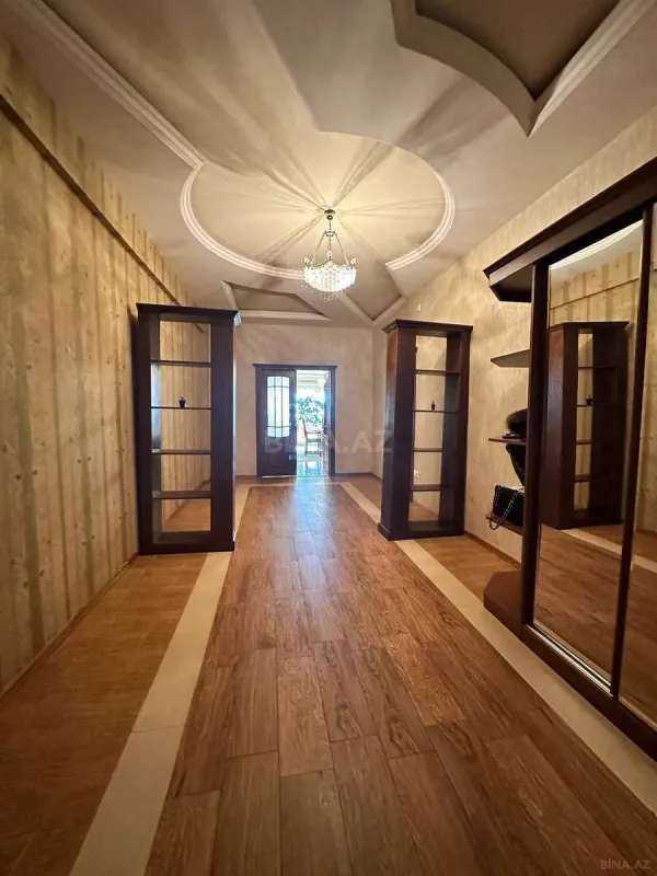 Satılır 3 otaqlı mənzil 200 m²