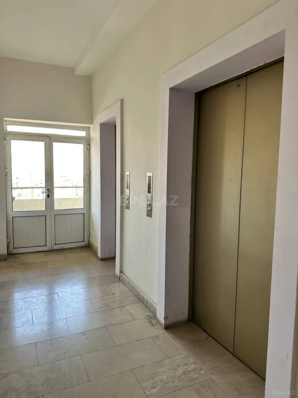Satılır 3 otaqlı mənzil 200 m²