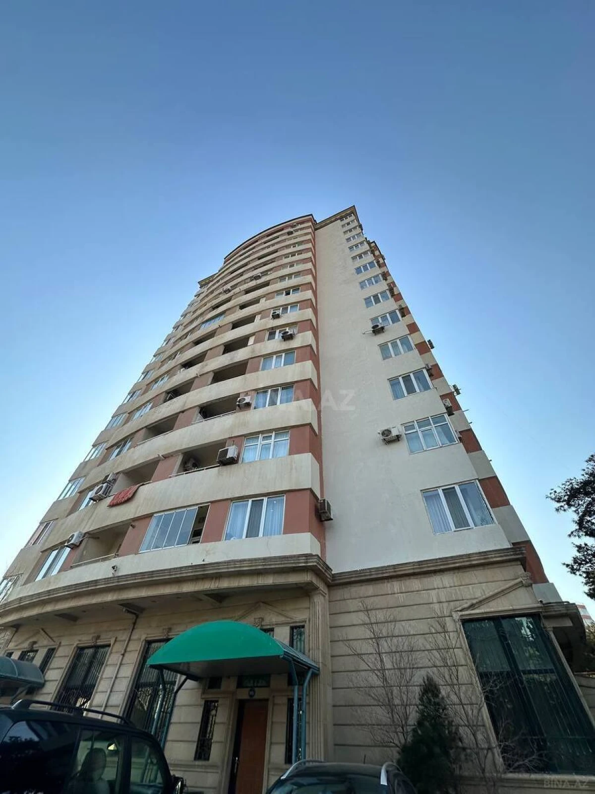 Satılır 3 otaqlı mənzil 200 m²