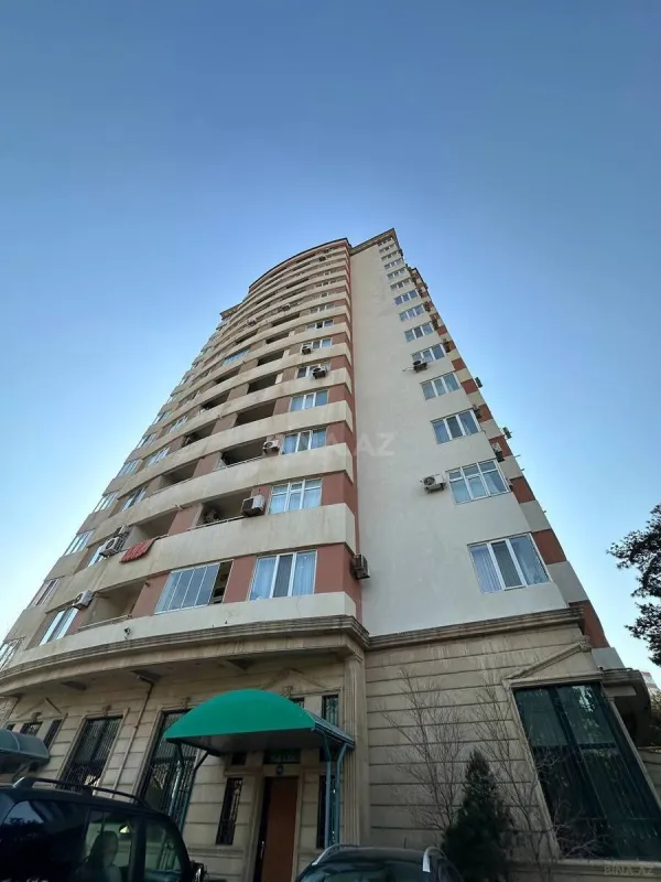 Satılır 3 otaqlı mənzil 200 m²