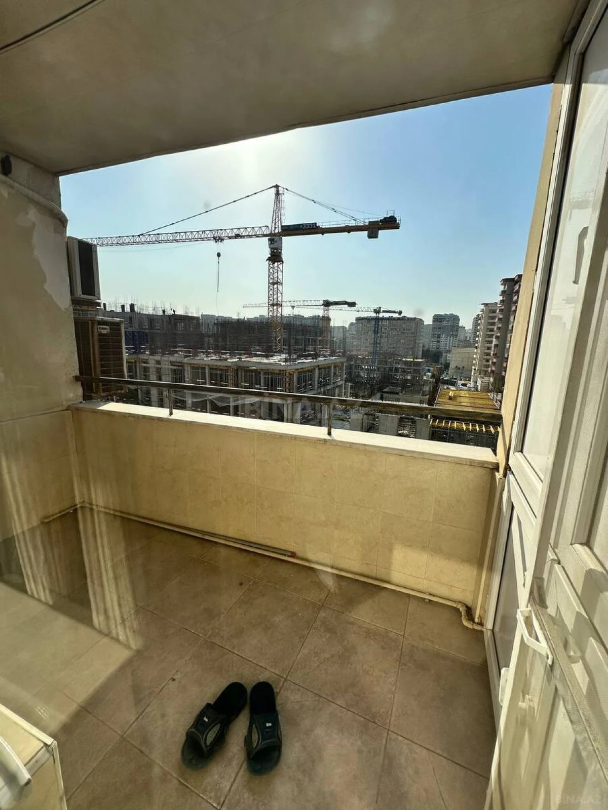 Satılır 3 otaqlı mənzil 200 m²