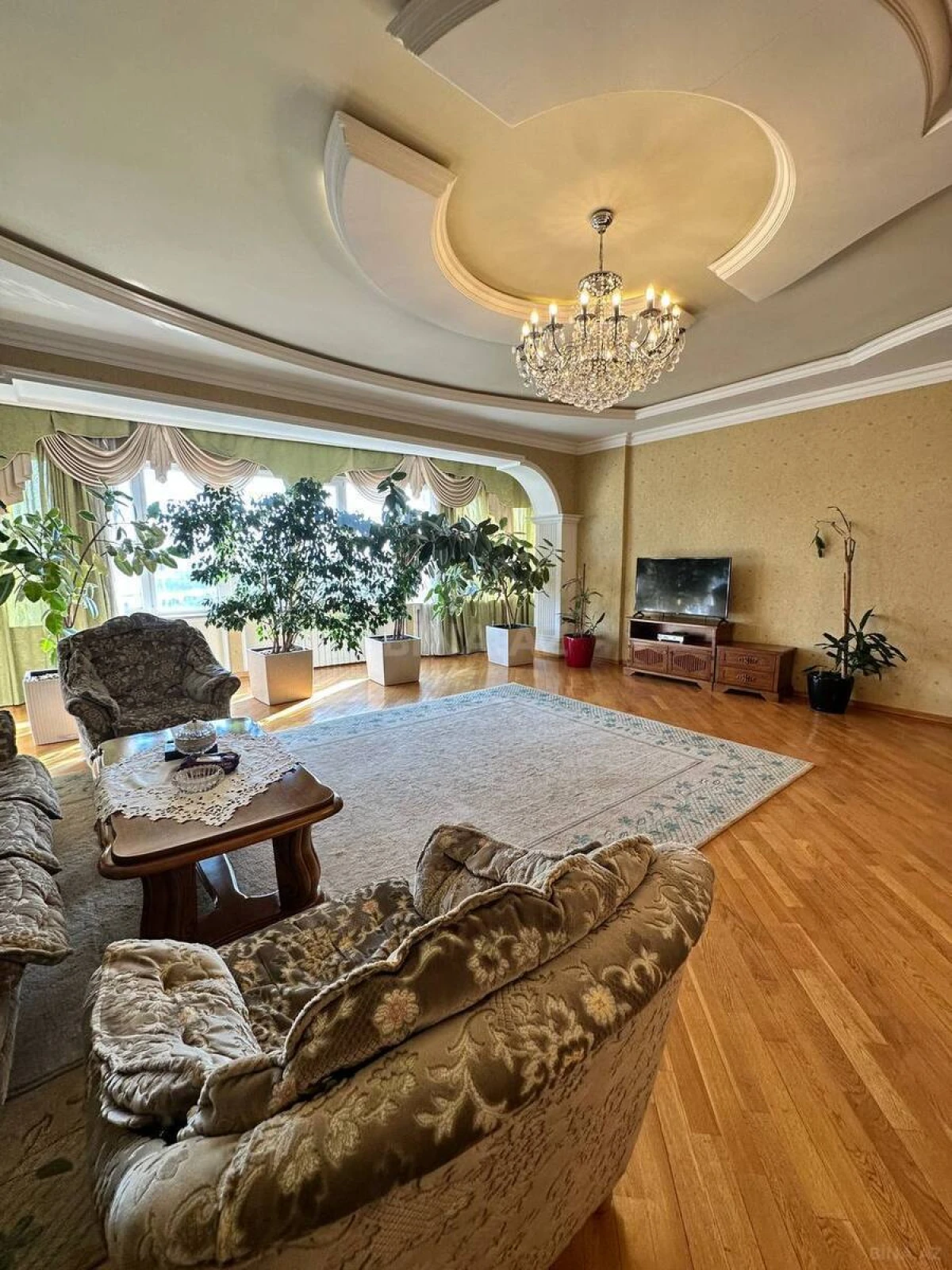 Satılır 3 otaqlı mənzil 200 m²