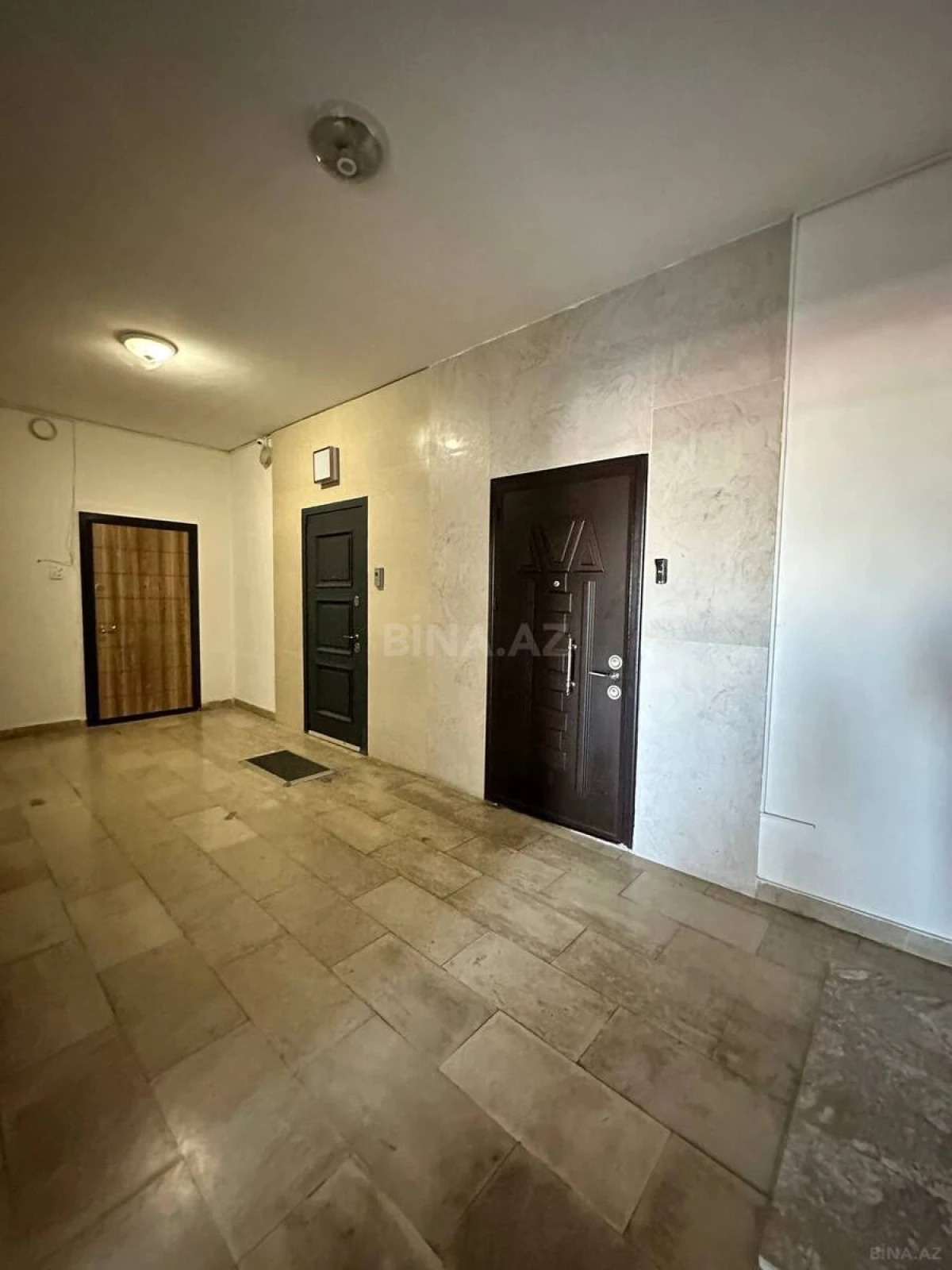 Satılır 3 otaqlı mənzil 200 m²