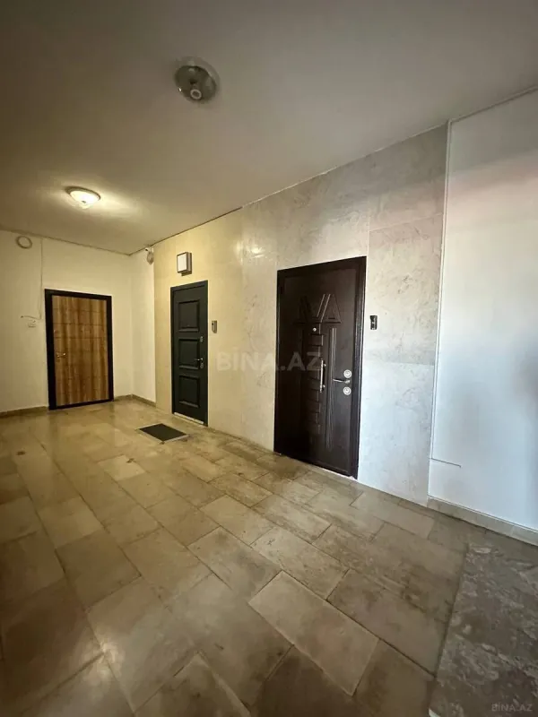 Satılır 3 otaqlı mənzil 200 m²
