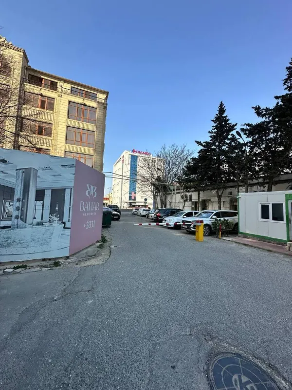 Satılır 3 otaqlı mənzil 200 m²