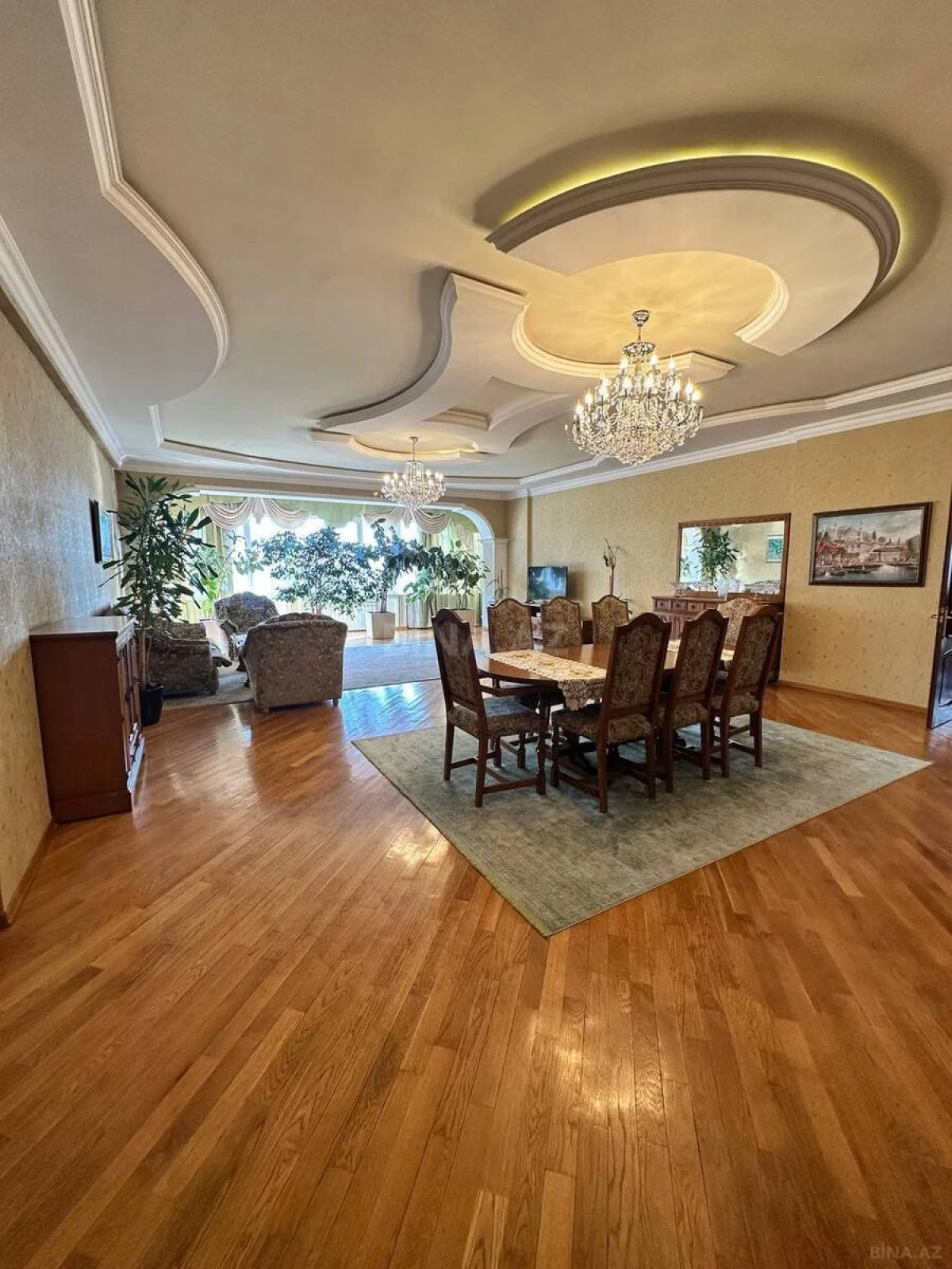 Satılır 3 otaqlı mənzil 200 m²