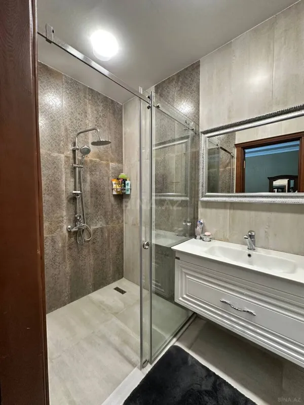 Satılır 3 otaqlı mənzil 200 m²