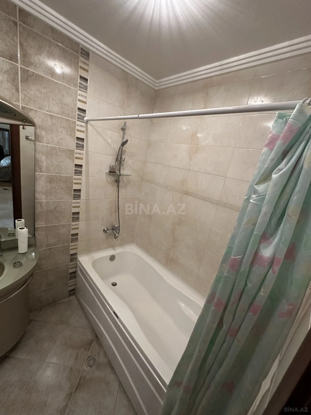 Kirayə verilir 2 otaqlı mənzil 80 m²