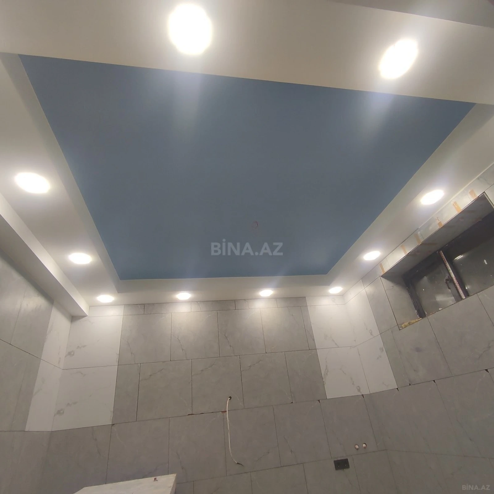 Kirayə verilir obyekt 256 m²